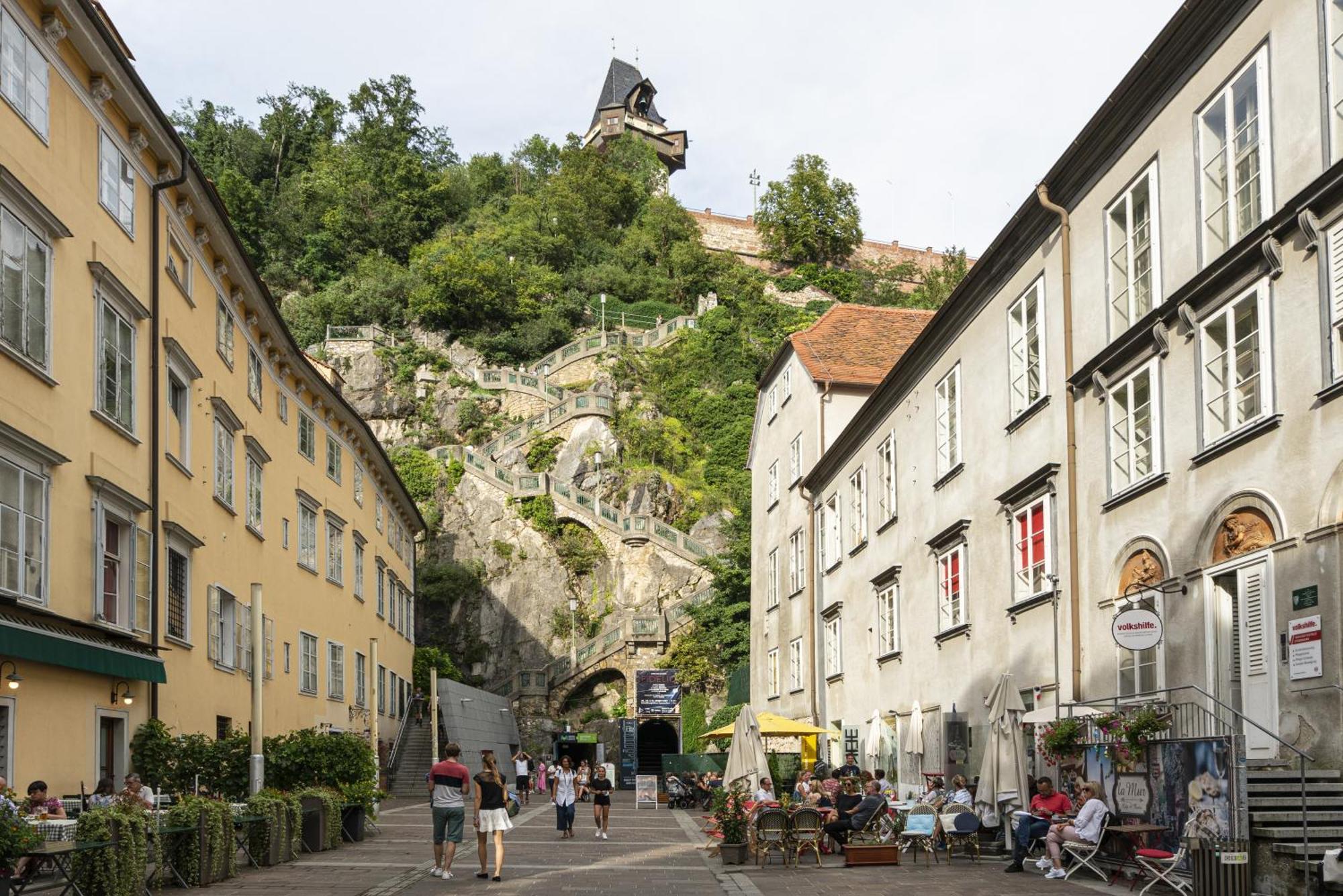 Emerald By Hero Homes - Erstklassige Lage Im Historischen Zentrum - Self-check-in * Graz